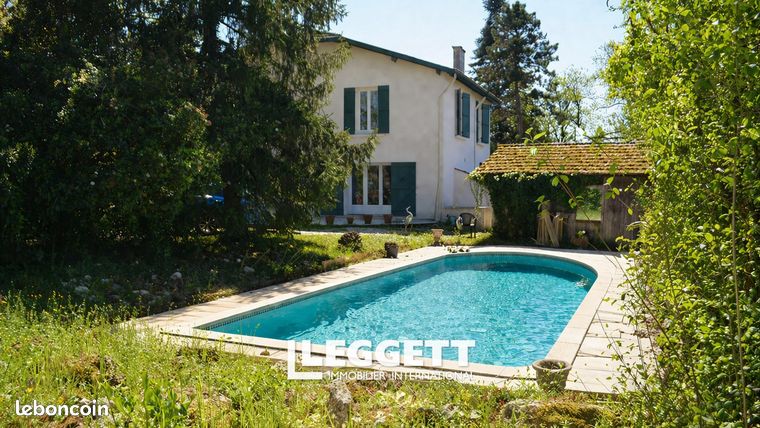 Maison 7 pièces 194 m²