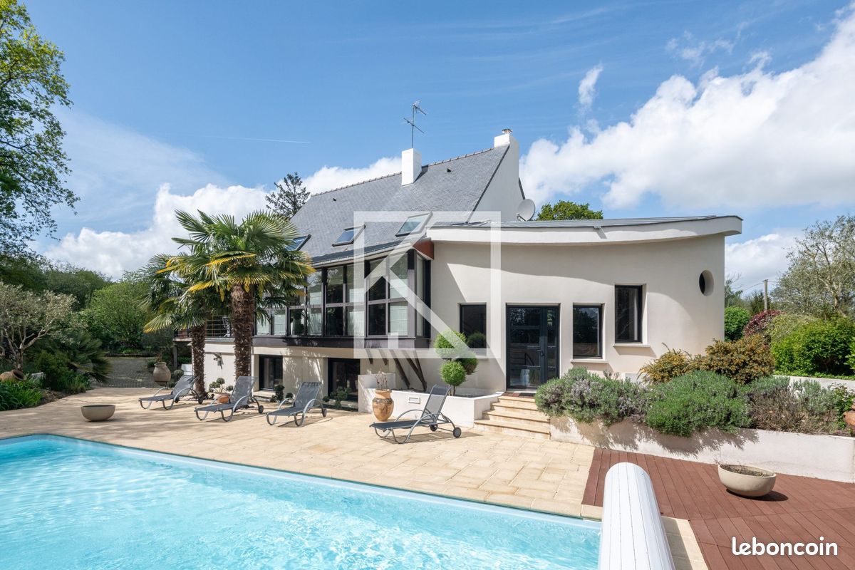 Maison 11 pièces 330 m² · à Orgères · 330 m² · 795 000 €