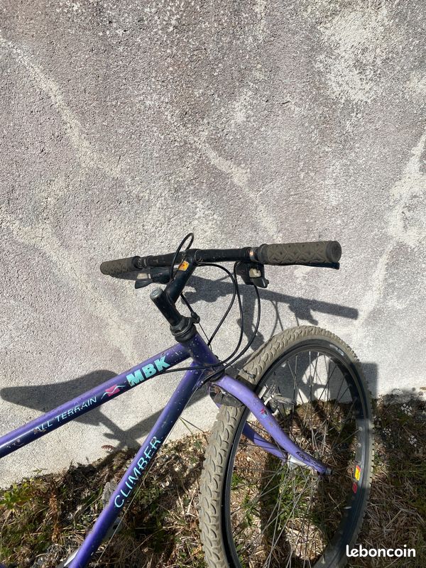 Vélo VTT occasion taille XS pneu 26 pouces Vélos