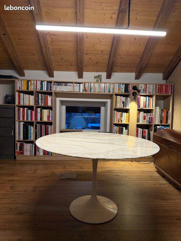Table en marbre Knoll Tulipe (image 1)
