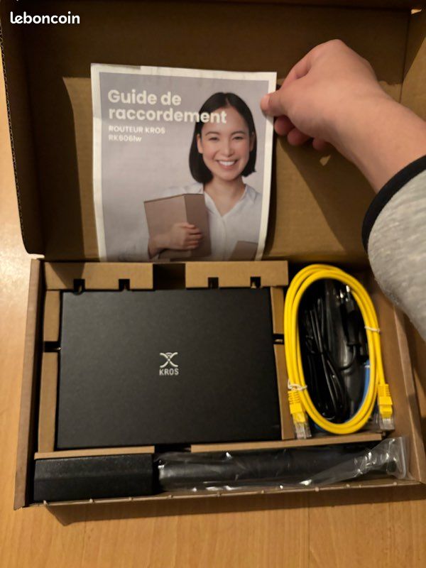 Routeur Wifi Kros RK600 BTWS – Neuf En Boîte
