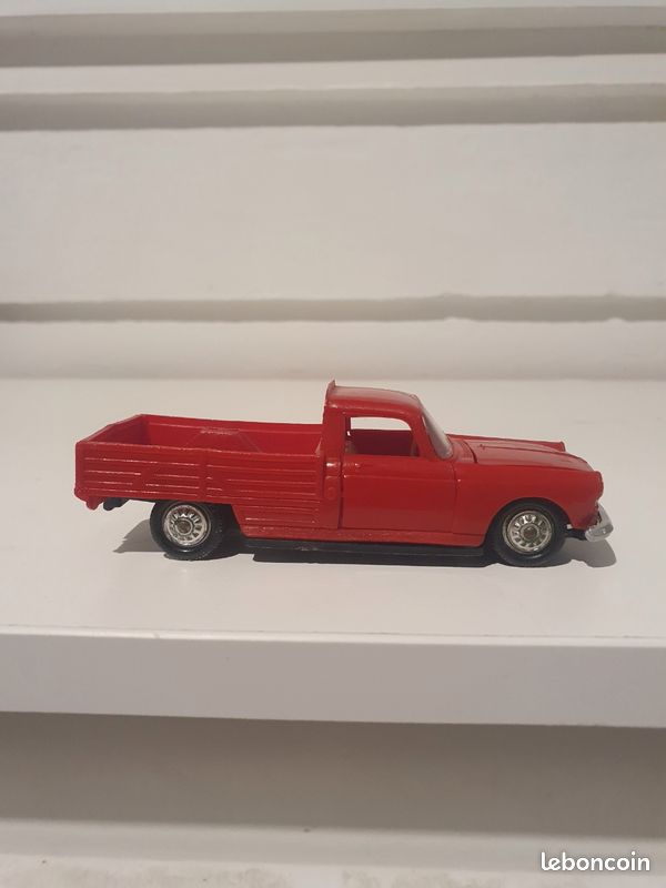 Miniature Norev 1/43 Peugeot 404 Coupé - Rouge
