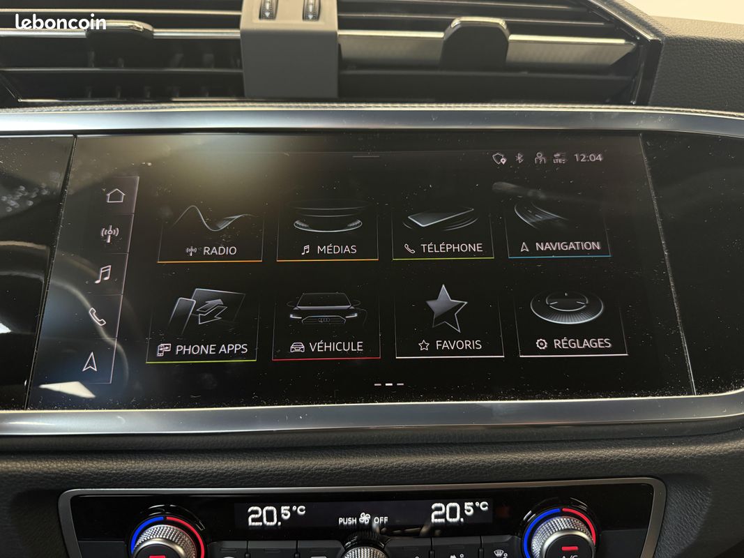AUDI Q3 45 TFSIe 245 ch S tronic 6 S line (image 18)
