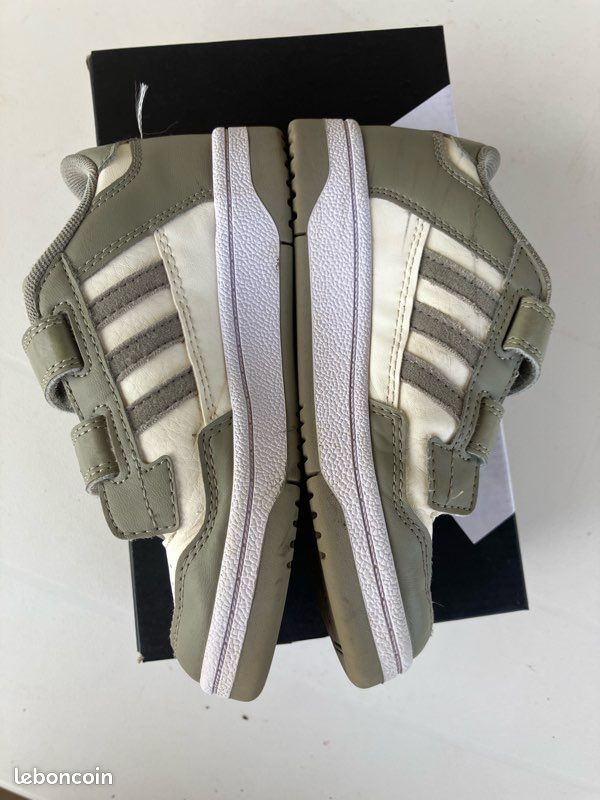 Basket adidas kaki garçon taille 31 (image 3)
