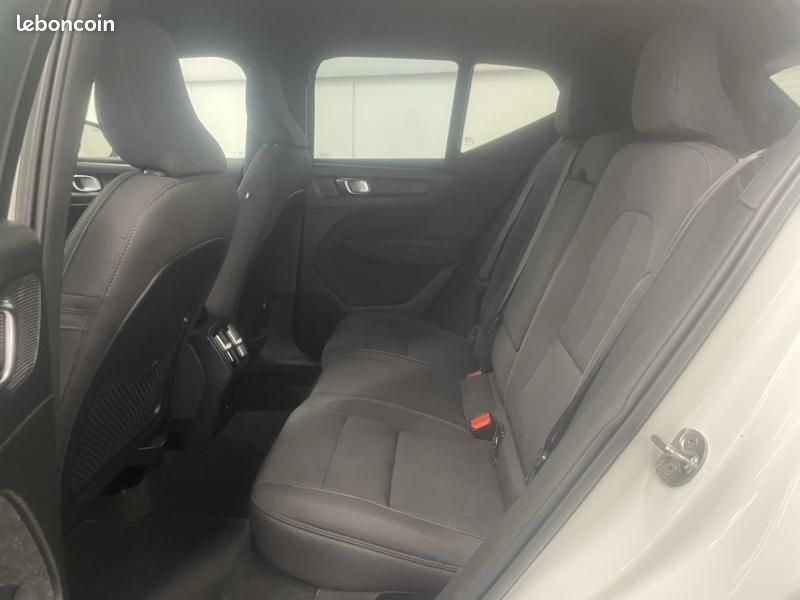 Volvo EX40 Single Extended Range 252ch Plus (image 5)
