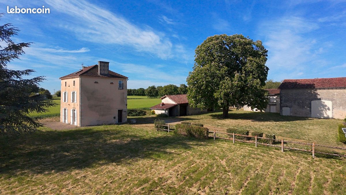 Maison 6 pièces 133 m² · à Ruffec · 133 m² · 227 900 €