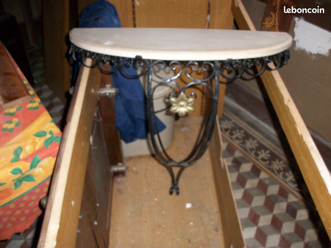 Console avec revetement en marbre (image 1)