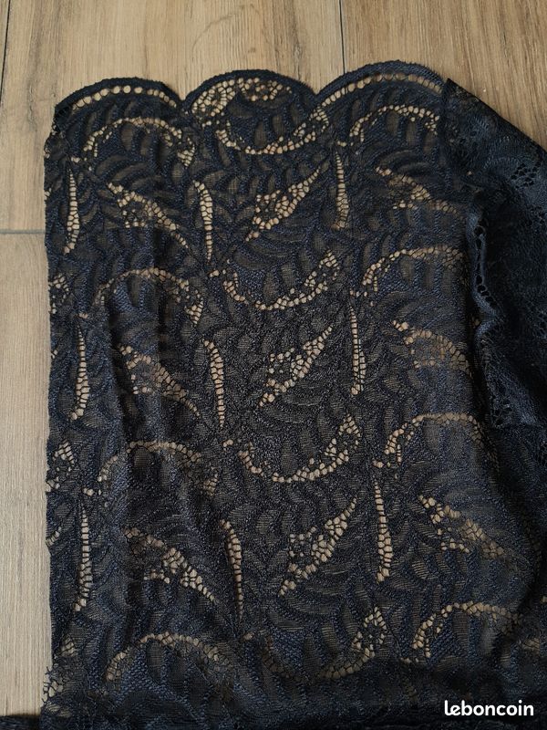 Dentelle noire 140 x 300 (image 1)