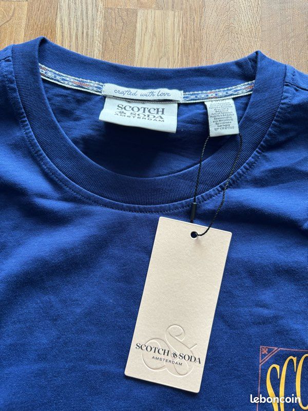 T-shirt Bass Neuf Avec étiquettes - Taille L - Bleu Cadet Col V Orné De Bijoux - Avec Bijoux Supplémentaires
