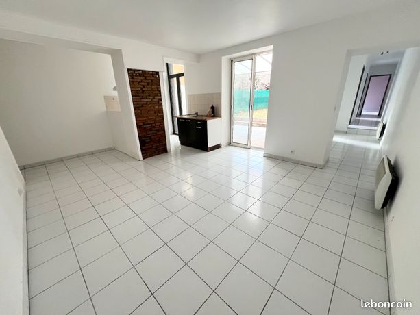 Appartement 3 pièces de 61 m2 « centre ville Grenade »