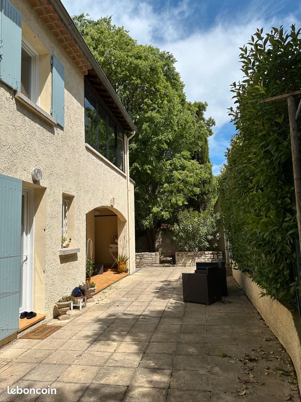 Maison 8 pièces 130 m² · à Saint-Rémy-de-Provence · 130 m² · 740 000 €
