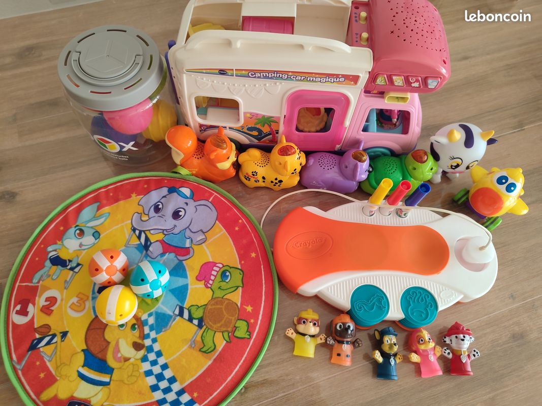 Lot de jouets enfant (image 1)