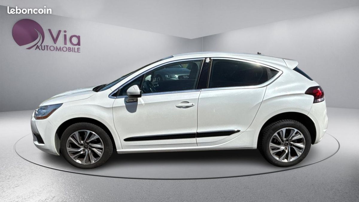 Citroën DS4 e-HDi 115 So Chic ETG6 (image 3)