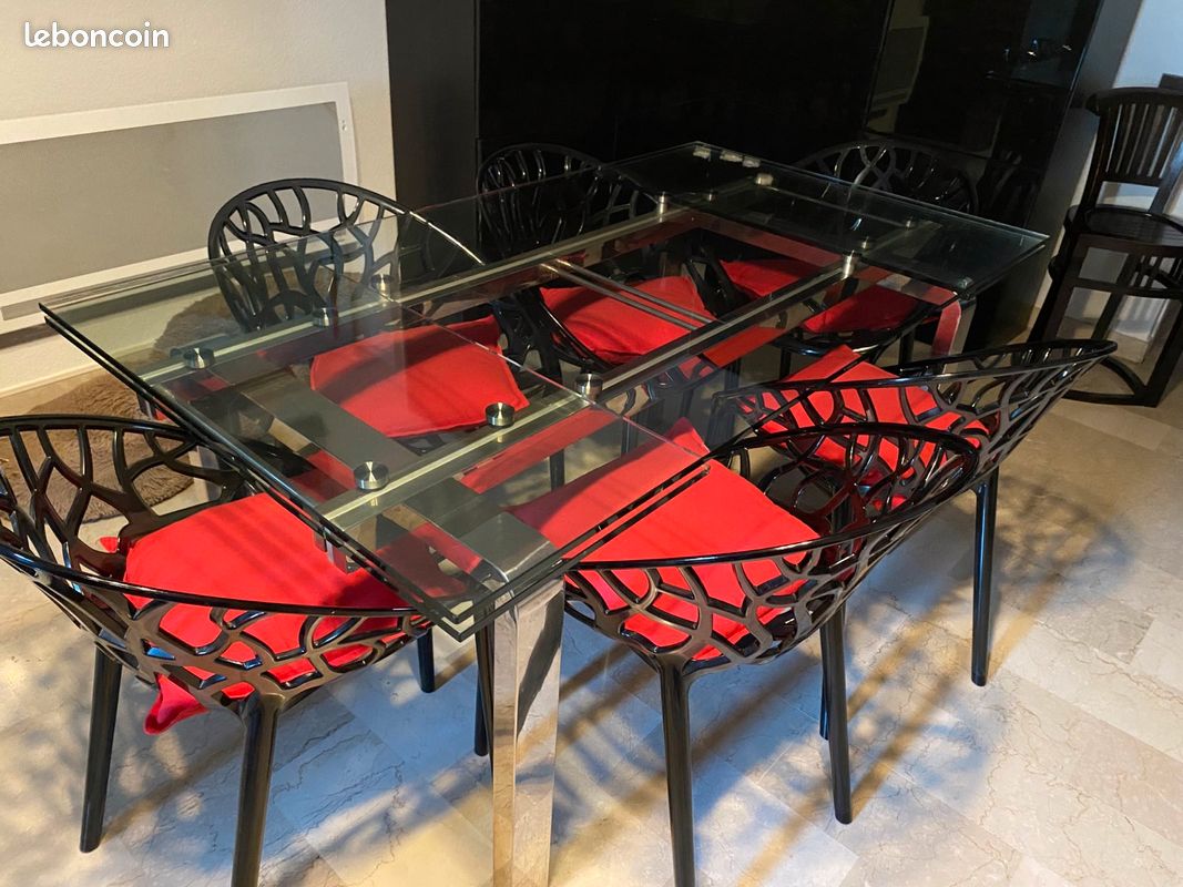 Vend table + 6 chaises (image 1)