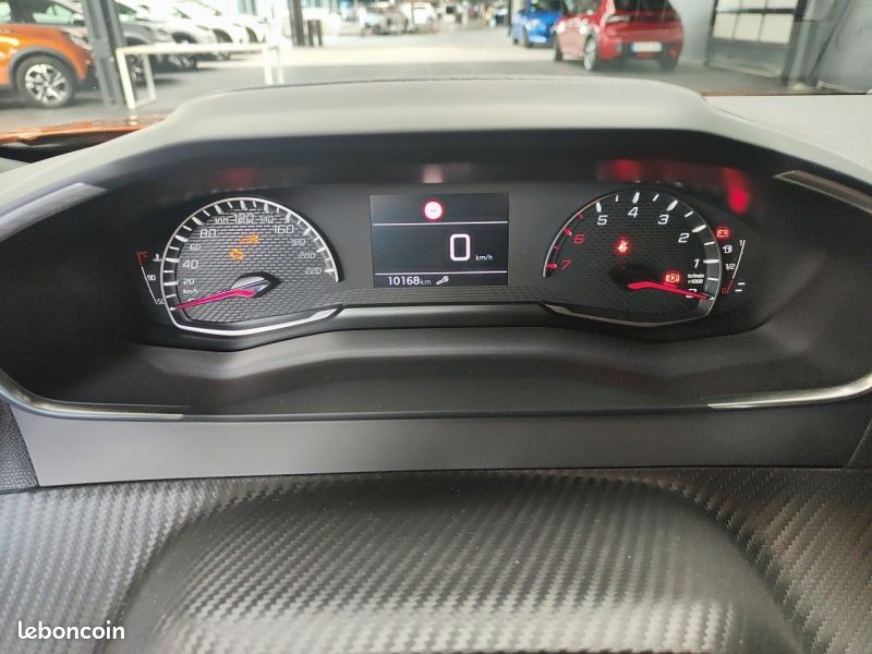 Peugeot 2008 1.2 PureTech 100ch S&S Style (image 13)