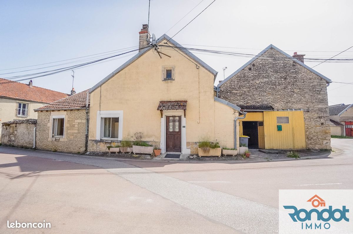 Maison 5 pièces 130 m² · à Échevannes · 130 m² · 75 000 €
