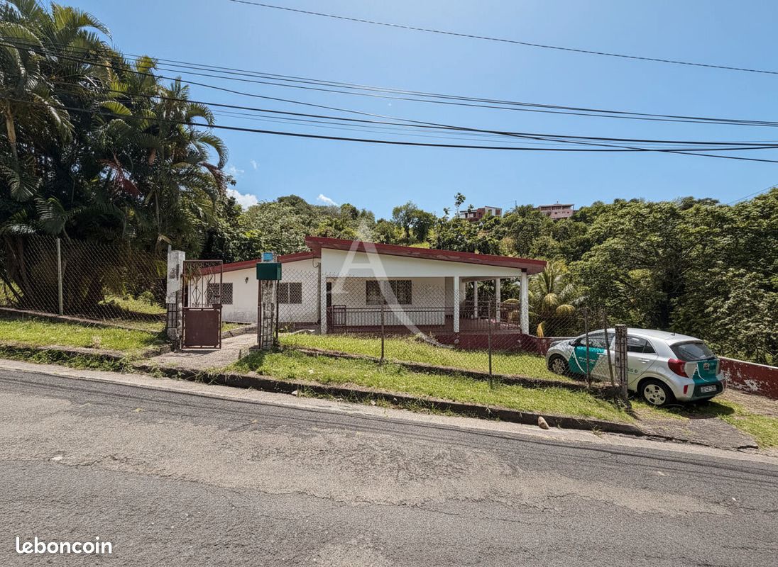 Maison 9 pièces 219 m² · à Fort-de-France · 219 m² · 379 000 €