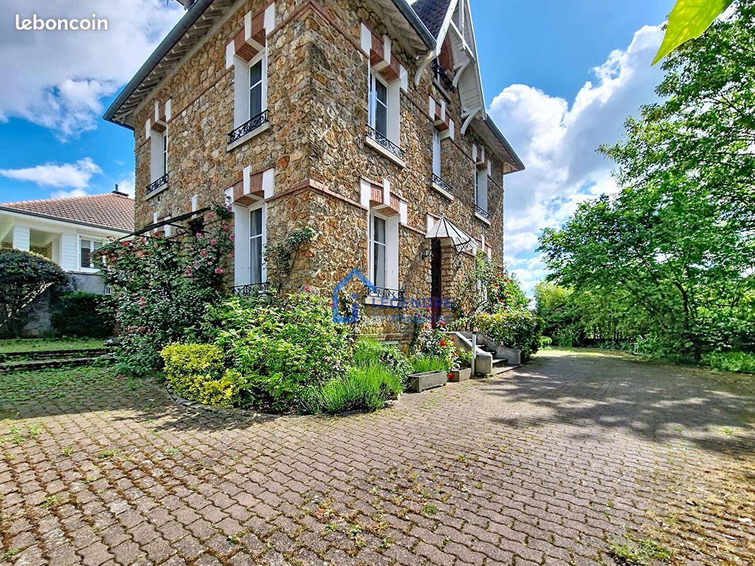 Maison 8 pièces 202 m² · à Cormeilles-en-Parisis · 202 m² · 945 000 €