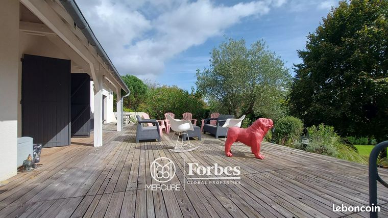 Maison 6 pièces 213 m²