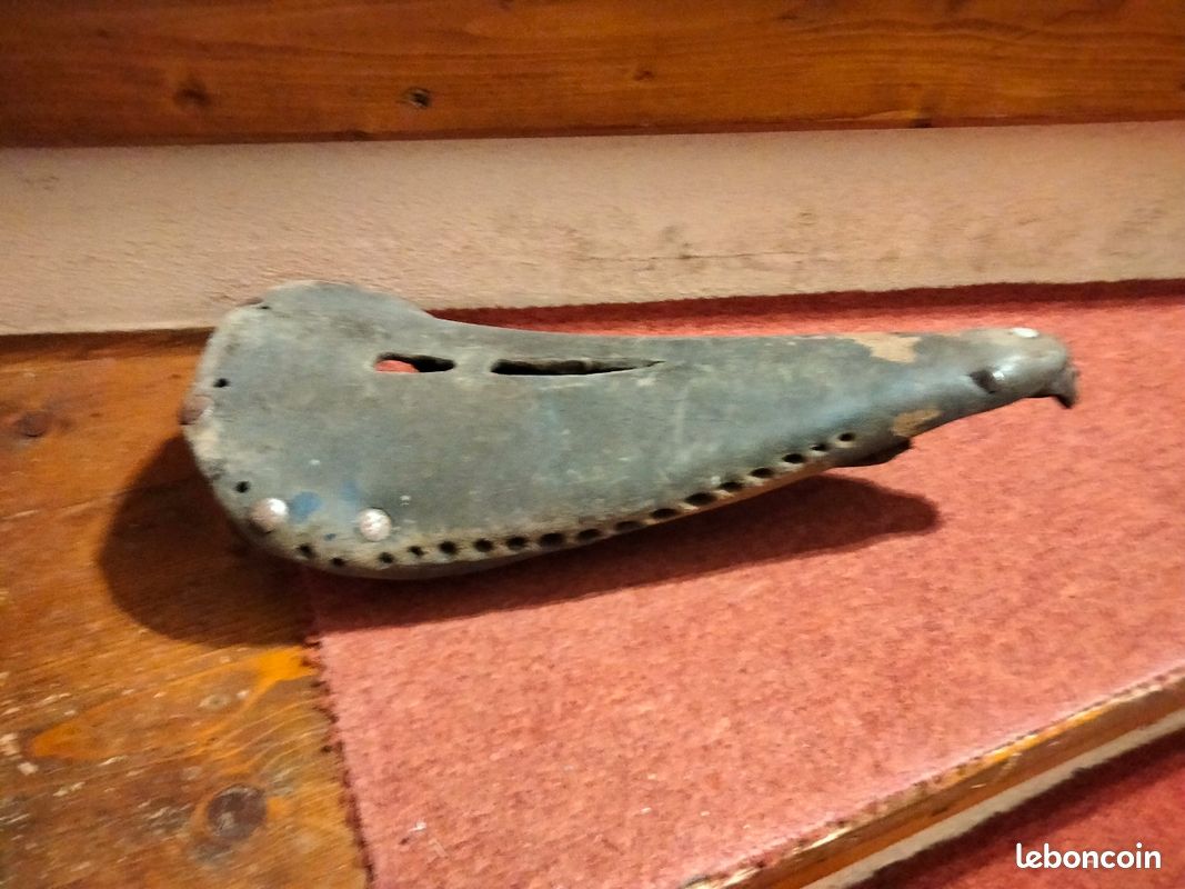Selle de vélo ancienne (image 1)