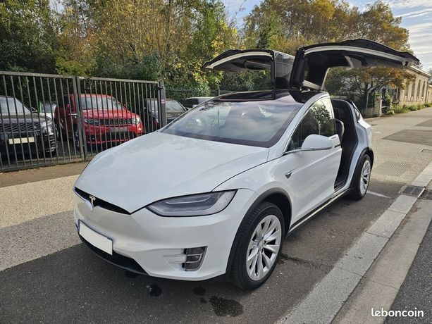 Tesla Model X 2021
