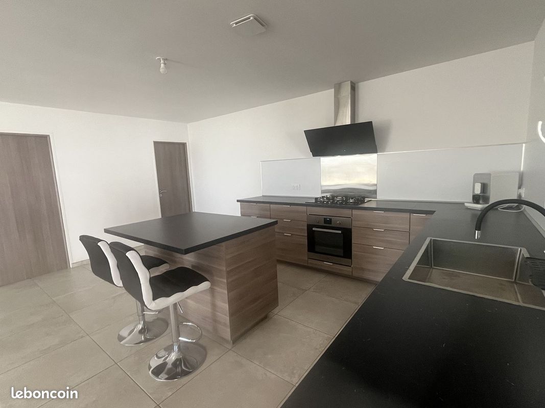 Maison 3 pièces 107 m² · à Dénat · 107 m² · 220 000 €