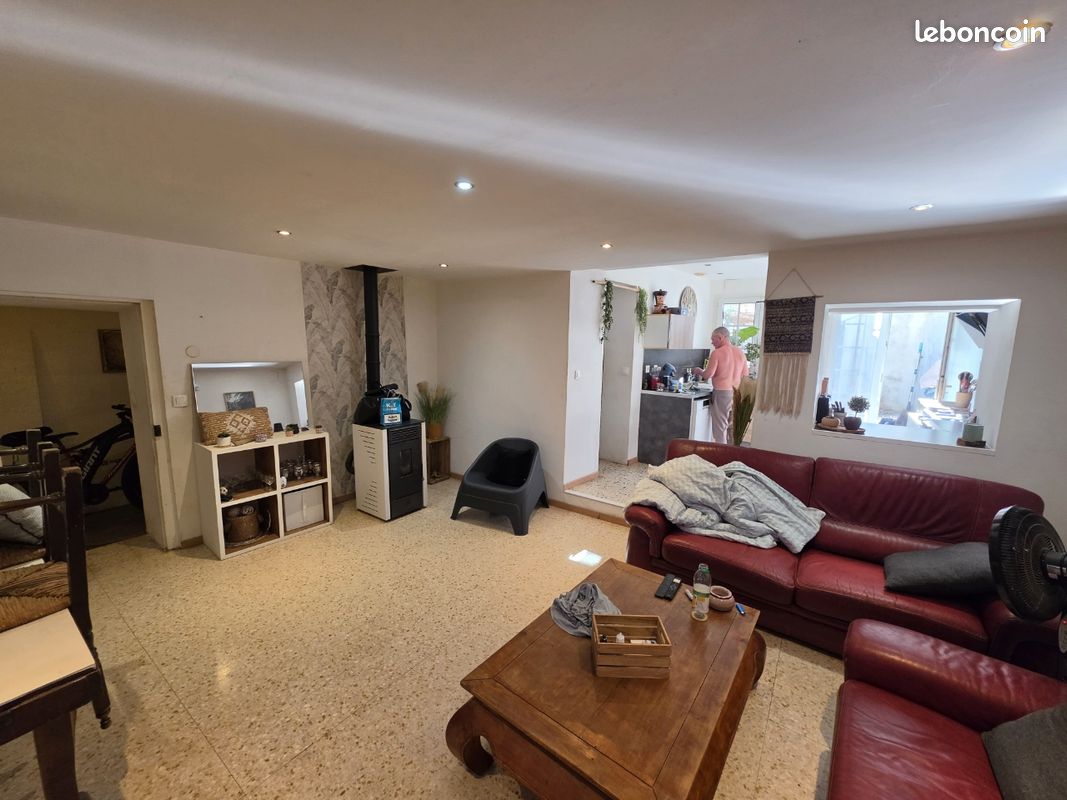 Maison 10 pièces 360 m² · à Lunel · 360 m² · 260 000 €