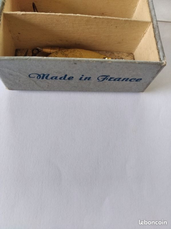 ANCIEN LEURRE DEVON LION D'OR MULTICOLORE 23 GRAMMES ETAT