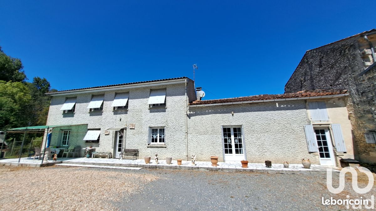 Maison 6 pièces 178 m² - Gensac-la-Pallue 16130 (image principale 0)