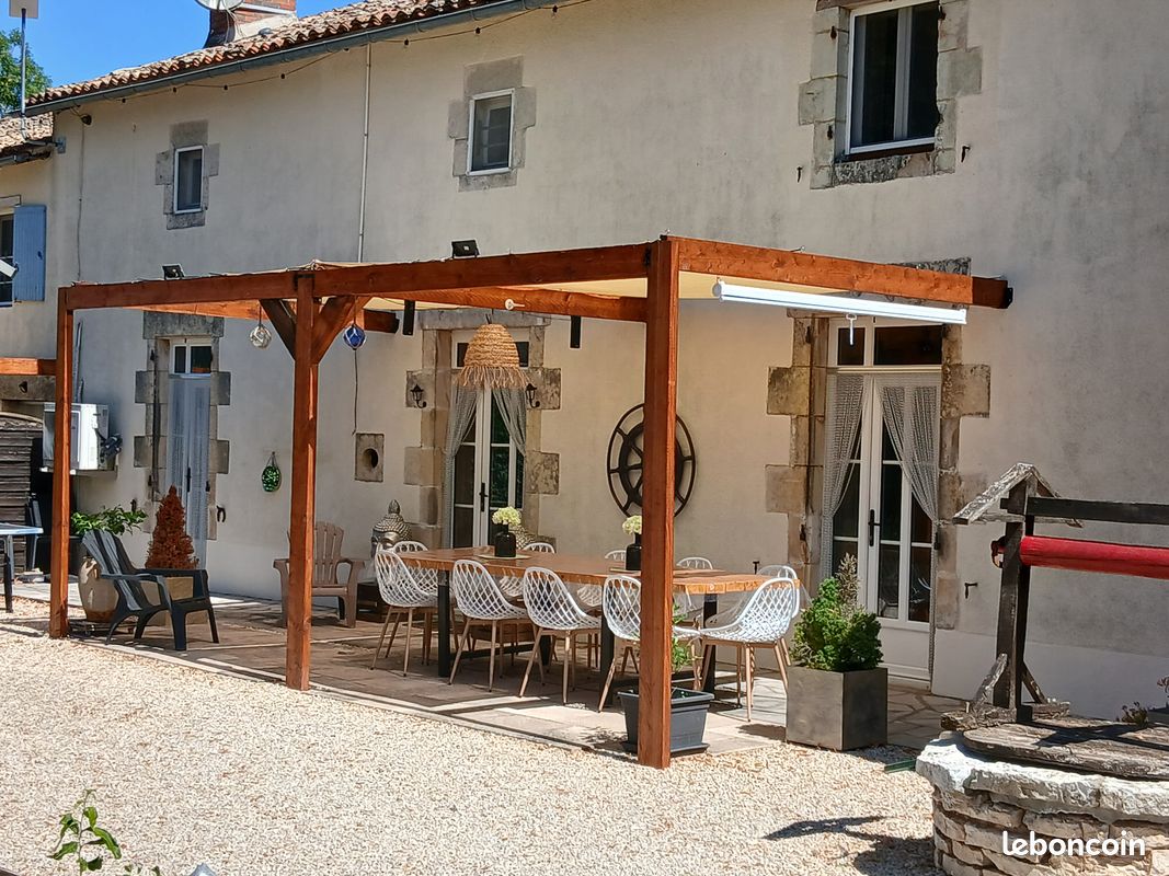 Maison 14 pièces 500 m² · à Brux · 500 m² · 810 000 €