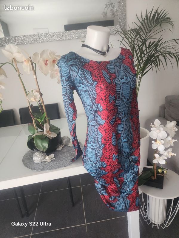 Une robe imprimée taille 36 marque NA-KD (image 6)