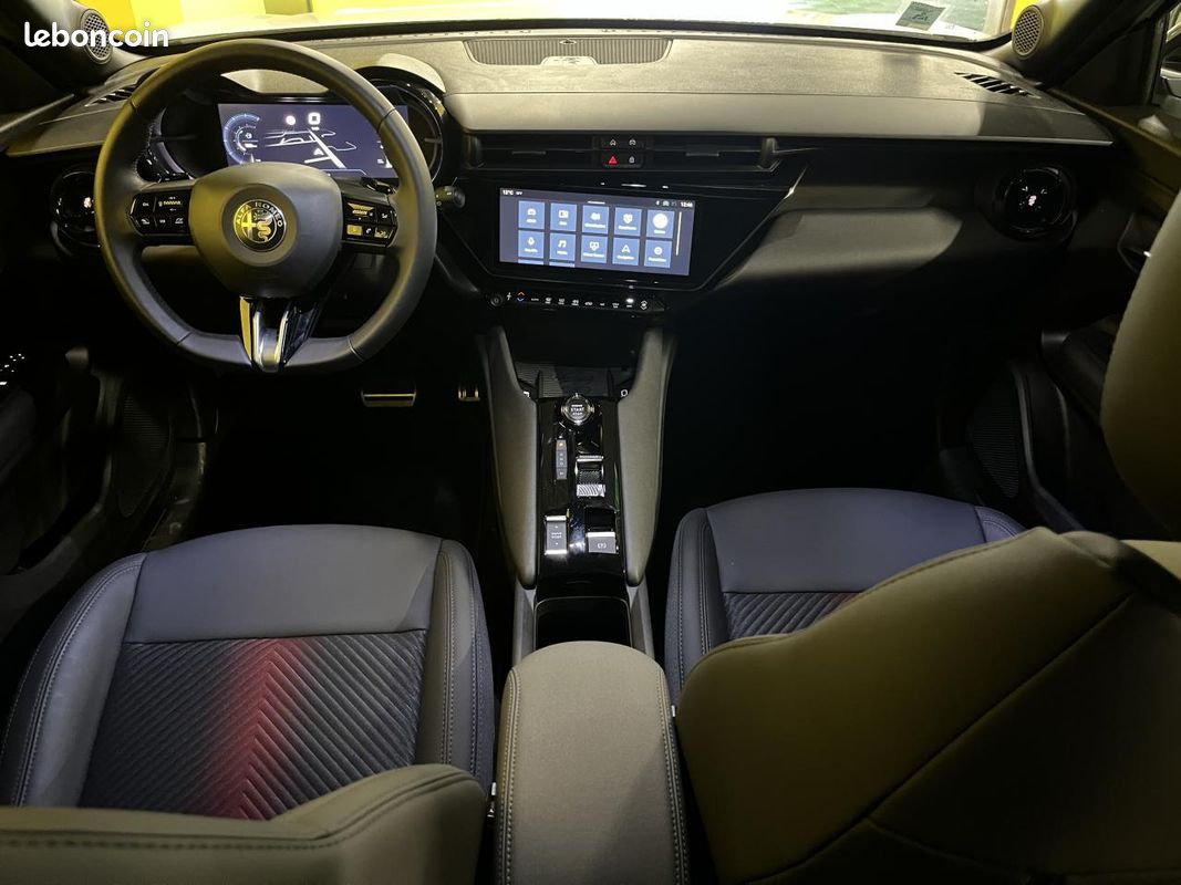 ALFA ROMEO JUNIOR 1.2 Ibrida - 145 - BV eDCT6 Premium (image 25)