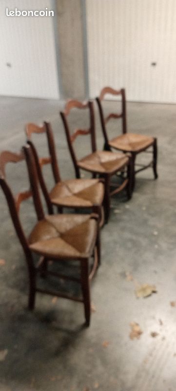 Chaises en bois (image 1)