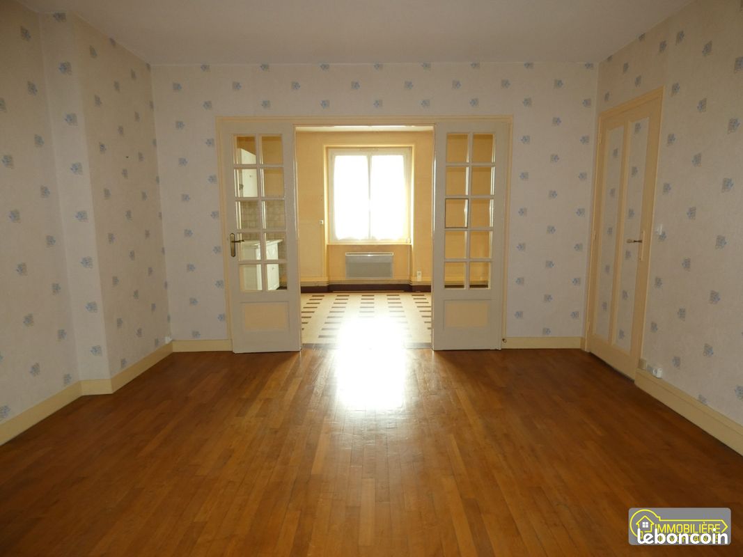Appartement 3 pièces 70 m² · à Saint-Hilaire-du-Harcouët · 70 m² · 95 000 €