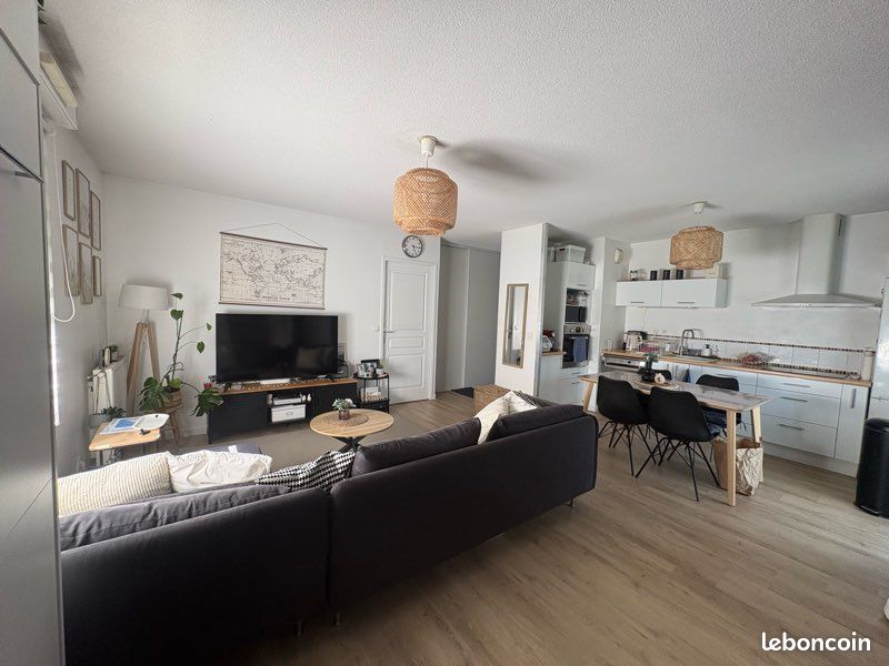 Appartement 2 pièces 52 m² · à Vaulx-en-Velin · 52 m² · 179 000 €