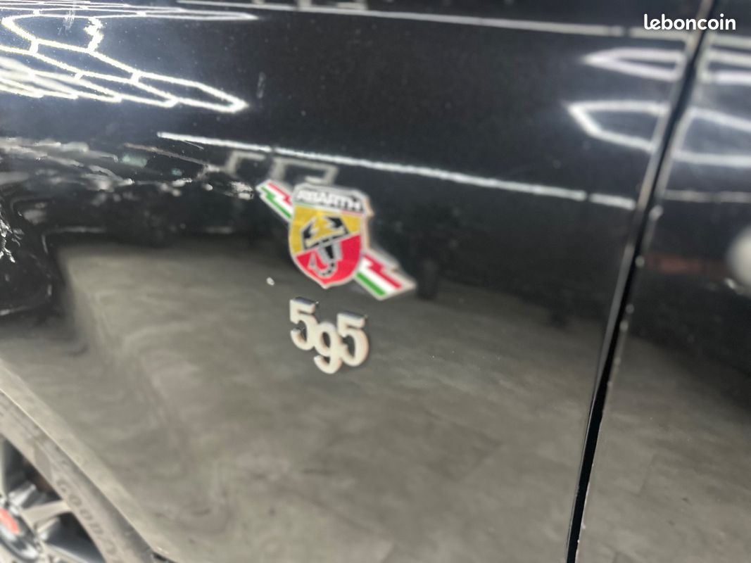 ABARTH 595 1.4 T-Jet 180 CH BVA Cabriolet Competizione Esseesse + ECHAPPEMENT AKRAPOVIC + PACK CARBONE + BEATS AUDIO + 1ERE MAIN + GARANTIE 12 MOIS (image 46)