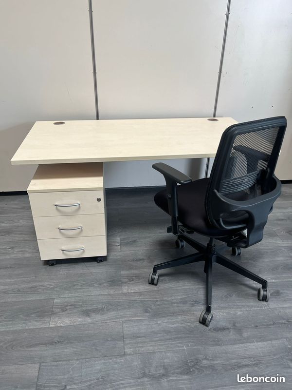 Grand choix de bureaux (image 5)