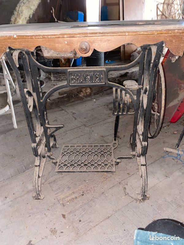 Vente table de machine à coudre ancienne (image 1)