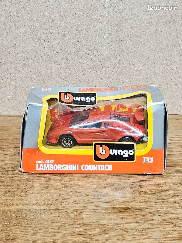 Voiture Miniature Burago 1/43 Lamborghini Countach Rouge - Occasion (avec Boîte)
