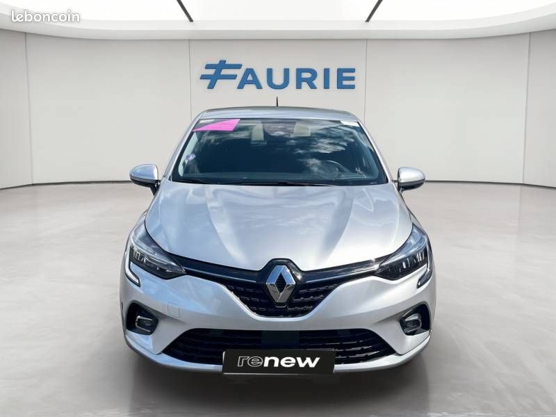 Renault Clio E-Tech 140 Business (image 2)