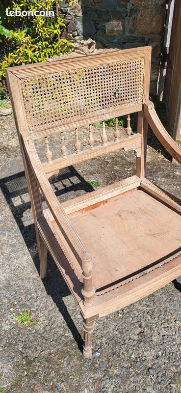 Ancienne chaise en bois en cannage (image 3)