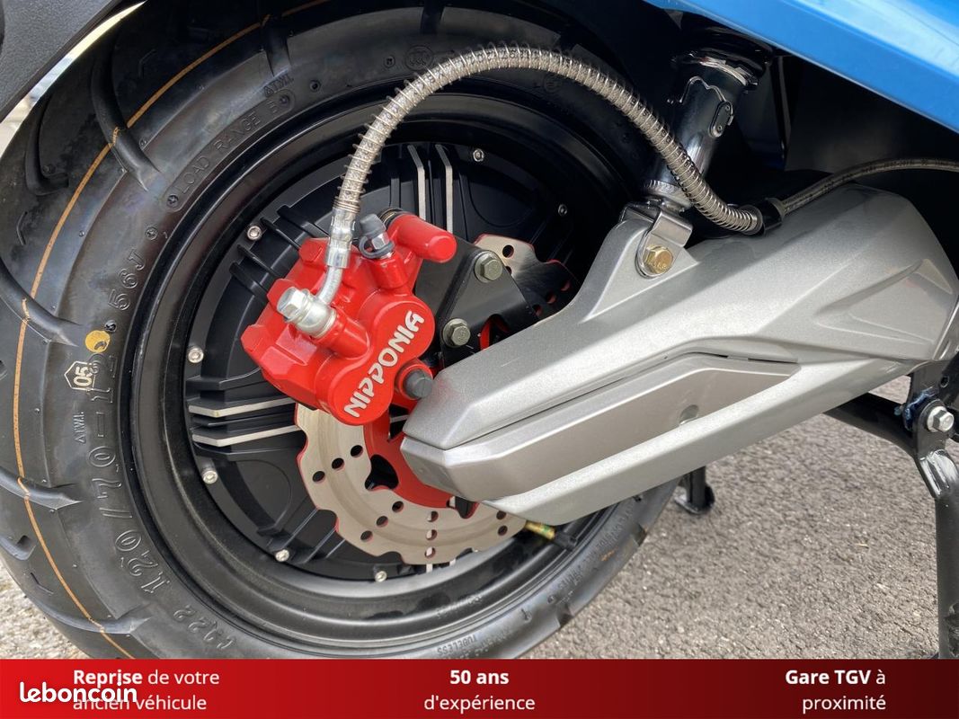 ECCITY E-LEGANCE Scooter électrique Nipponia 50 batteries Motos