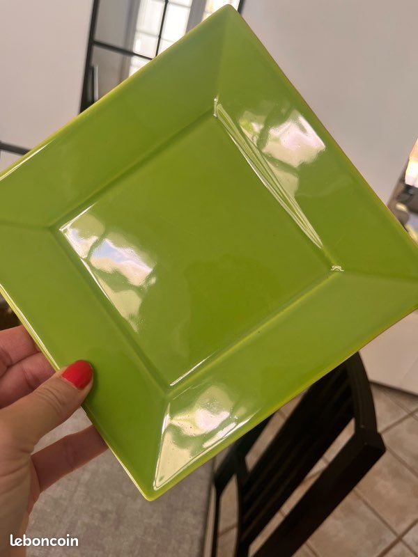 Assiette carré Porcelaine vert anis (image 2)