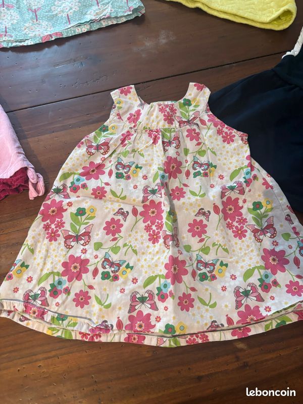 5 robes taille 6 mois (image 1)