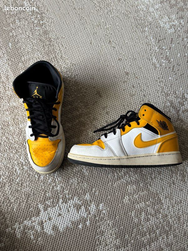 Jordan 1 Mid (image 1)