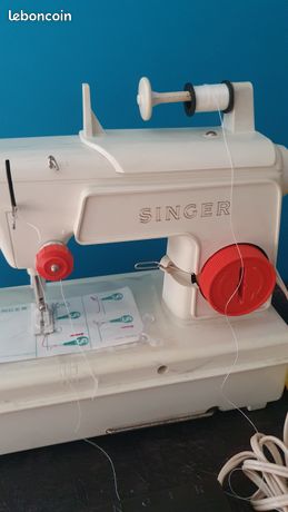 MACHINE A COUDRE Singer Annee 1960 Numerotee Avec Socle En Chene EUR 30