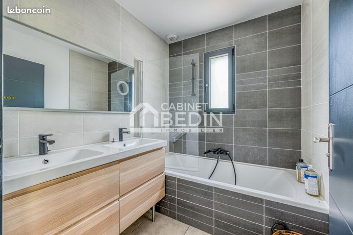 https://img.leboncoin.fr/api/v1/lbcpb1/images/67/fe/fd/67fefdba503df3f51fcb79d16853913ca5061e2d.jpg?rule=ad-image