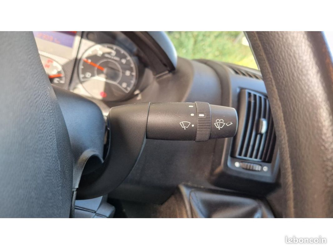 PEUGEOT BOXER Premium 333 L3H2 2.2 BlueHDi S&S - 140 (image 46)