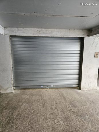 Parking/box 1 pièce 14 m²