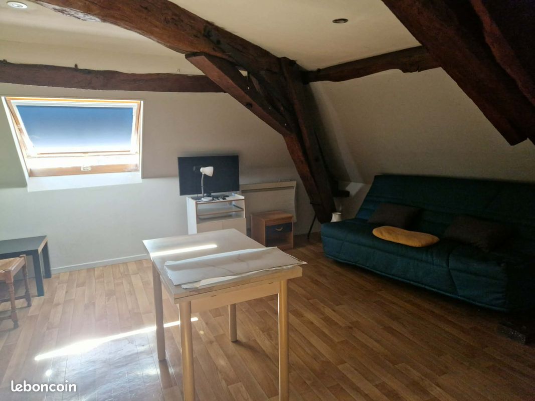 Appartement 1 pièce 18 m² · à Cosne-Cours-sur-Loire · 18 m² · 350 €/mois